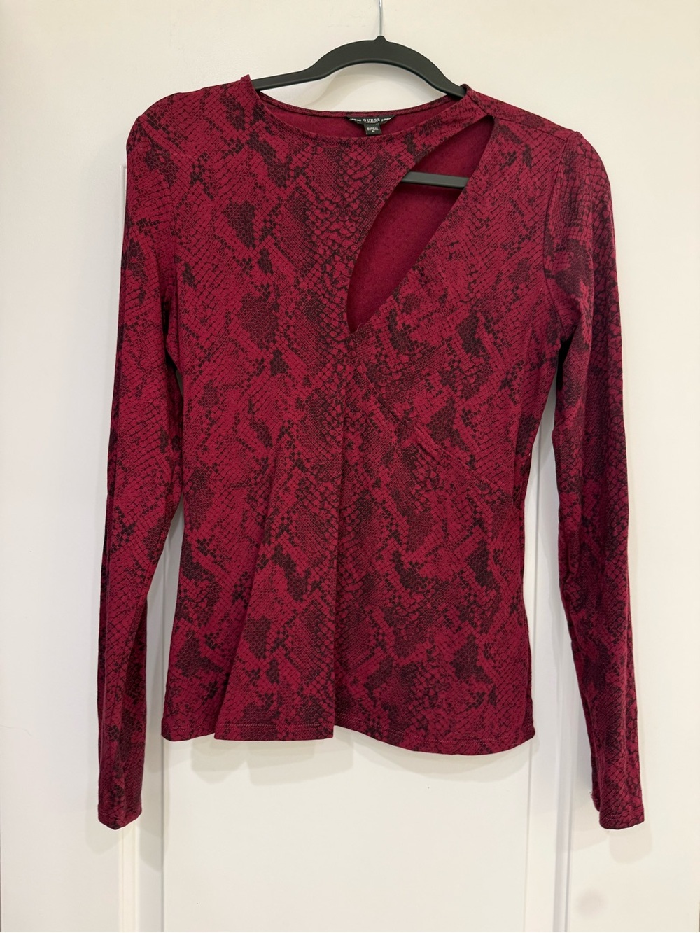 GUESS Women's Red Snake-Print Long Sleeve Top with Keyhole